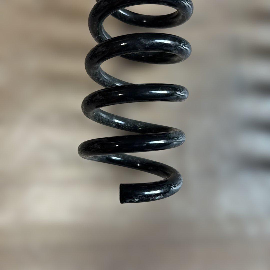 ベンツe350 w211 アバンギャルド　純正サス　新古品