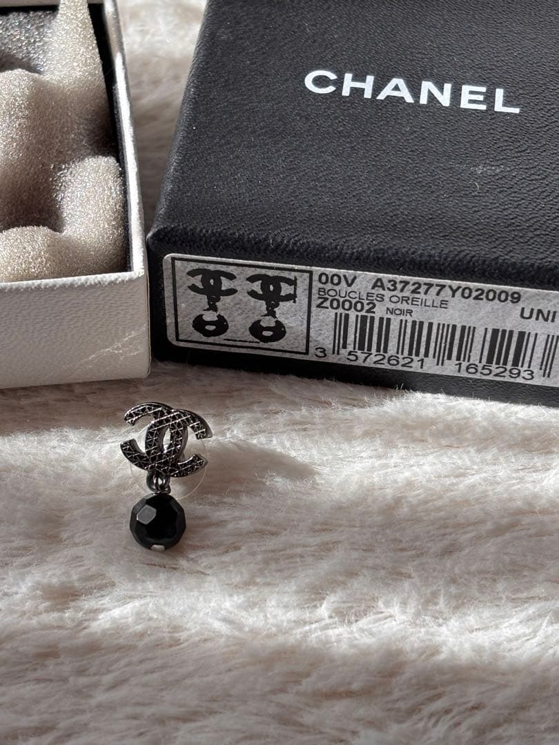 涼*子様 シャネル　ロゴピアス　片耳