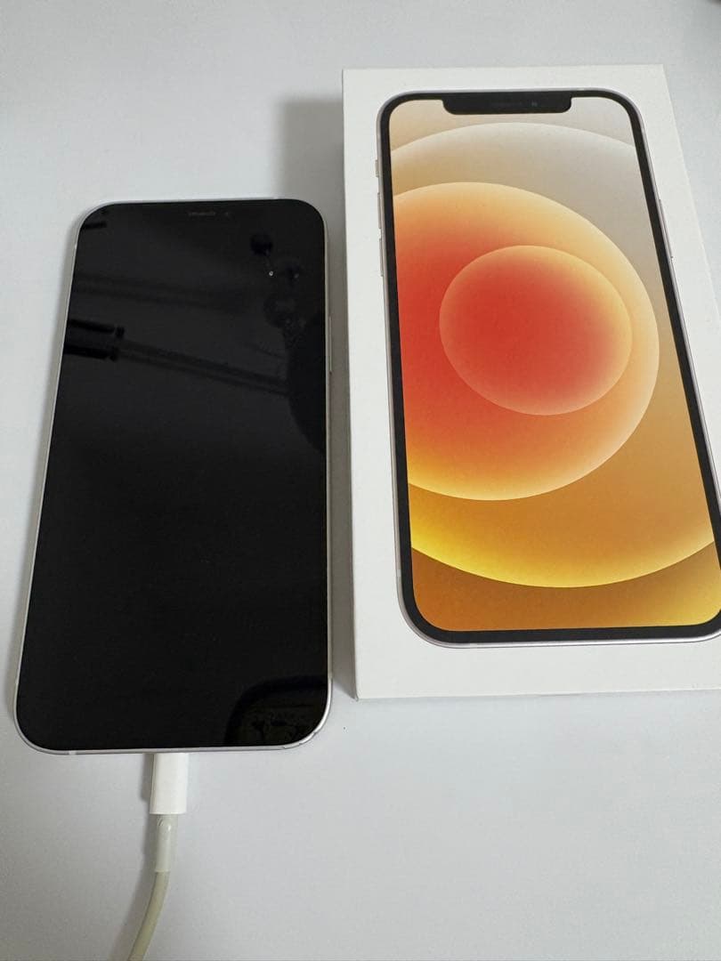 iPhone 12 128GB ホワイト　SIMフリー　付属品あり　箱あり
