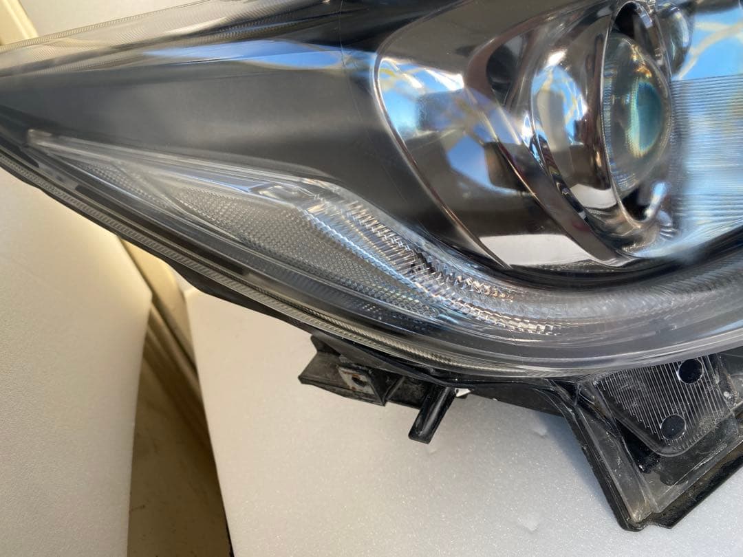 プリウス 30系 前期 純正HID ヘッドライト 左右セット