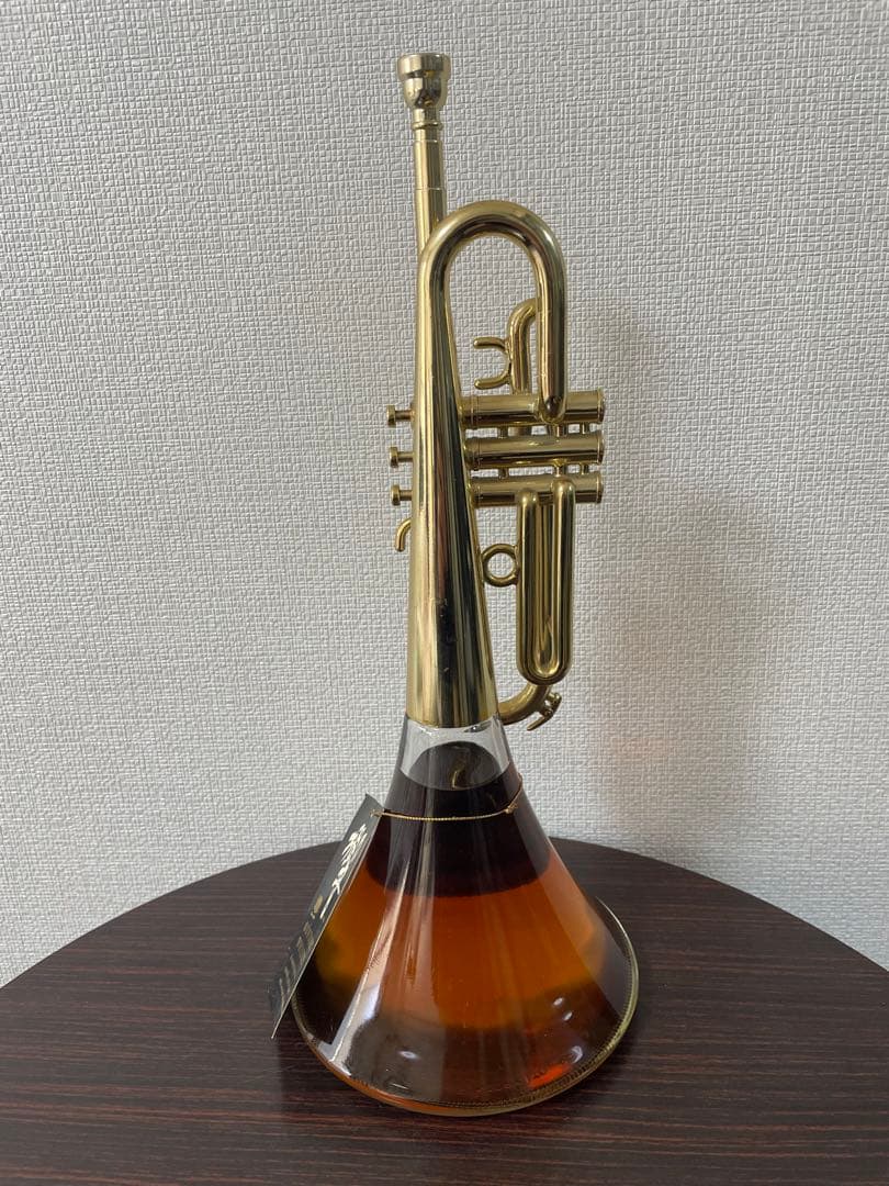 サントリーウイスキー 響 トランペット型ボトル