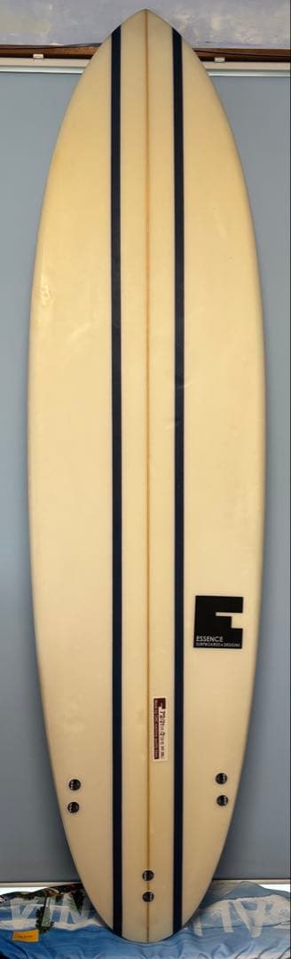 ESSENCEミッドレングスサーフボード7.2