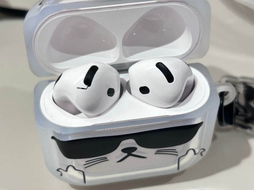 AirPods 4世代　ノイズキャンセリング搭載モデル