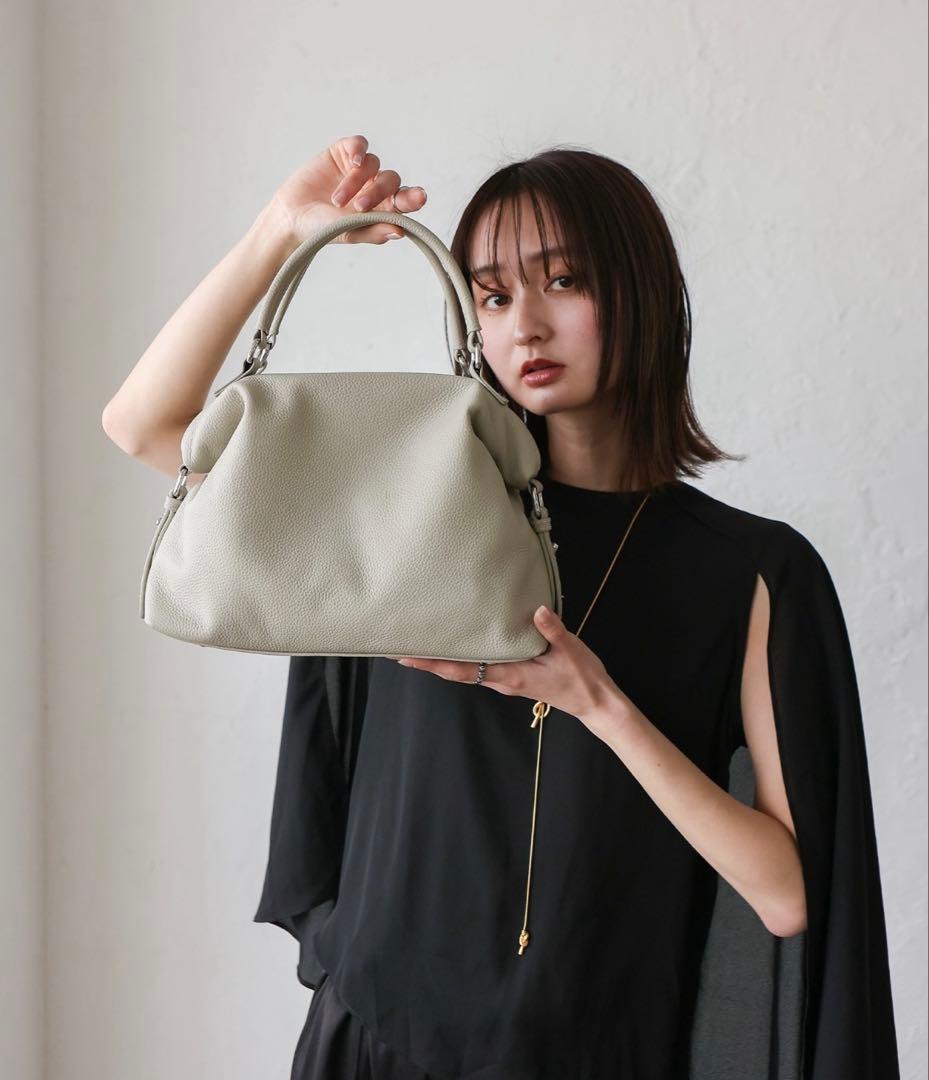 ⭐️ヴィータフェリーチェ新品タグ付本革牛革2wayハンドバッグライトグレー人気完売