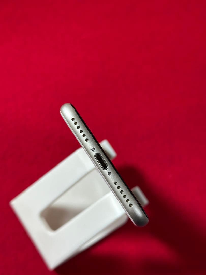 【3145】iPhone SE3第3世代スターライト 64GB simフリー