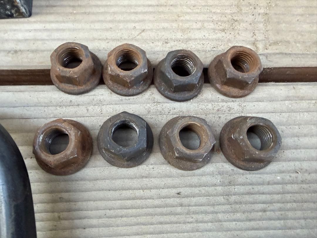 ハイエース　玄武ローダウンブロック　1インチ