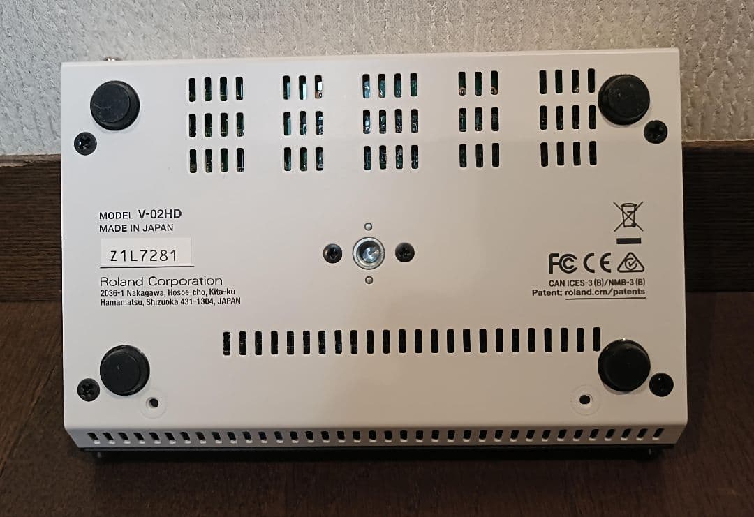 Roland V-02HD マルチフォーマットビデオミキサー