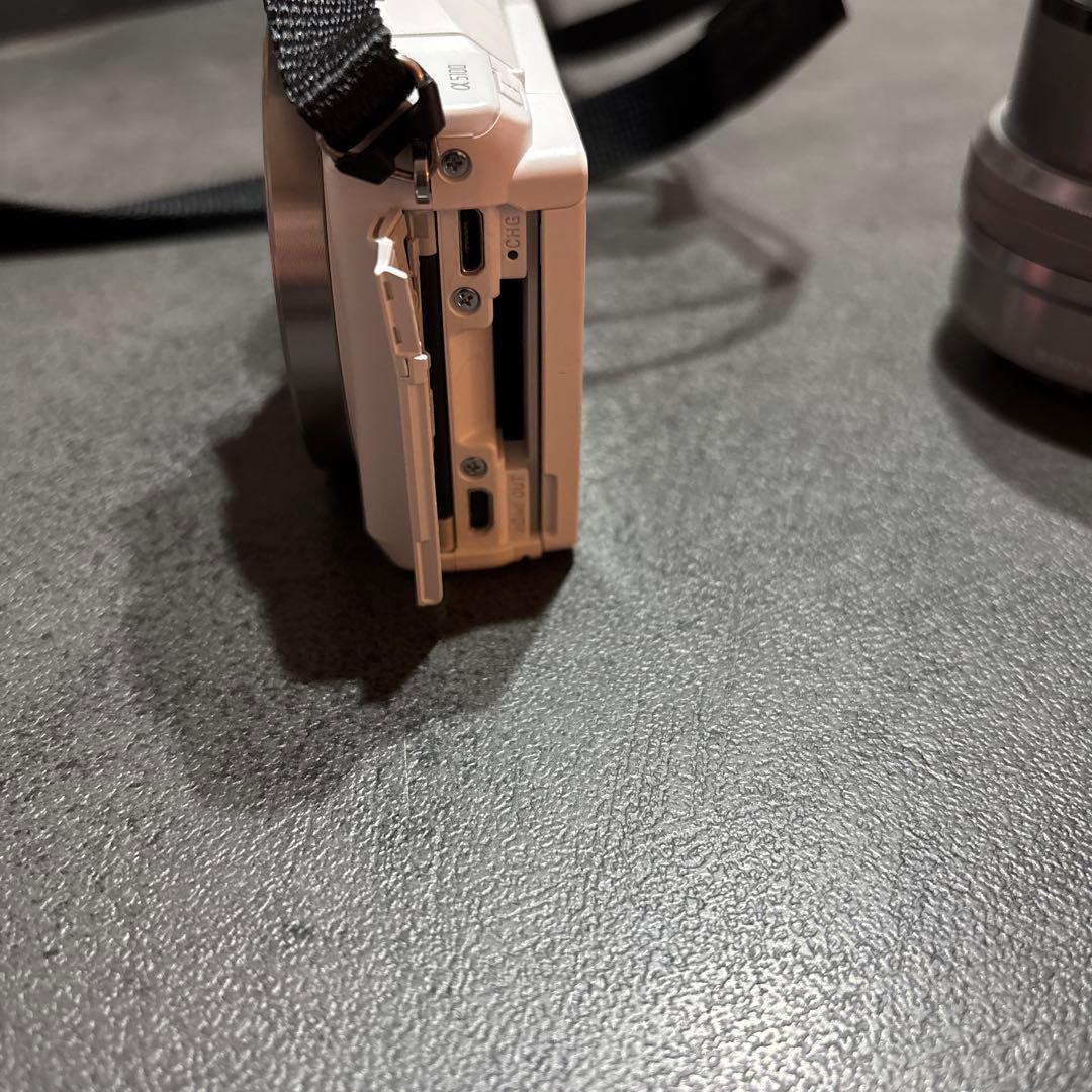 H*ô様 【美品】SONY α5100 ミラーレス一眼 パワーズームレンズ+望遠