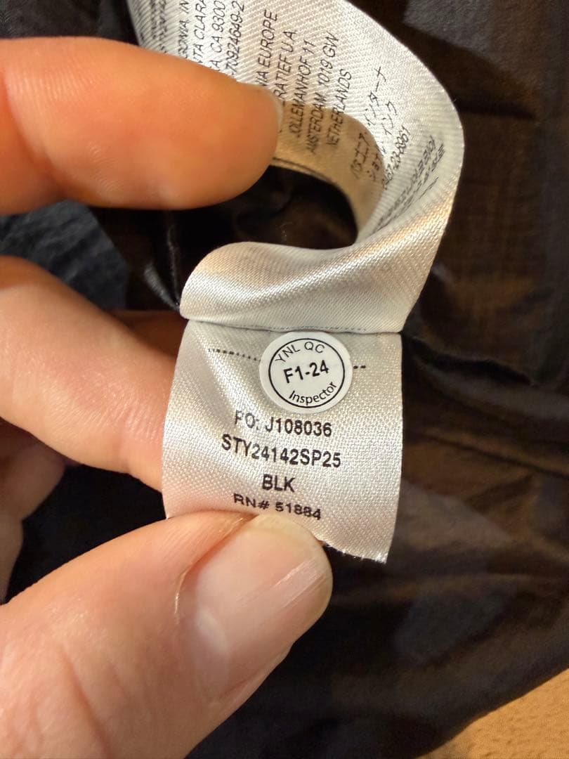 パタゴニア　フーディニジャケット　ブラック　Sサイズ