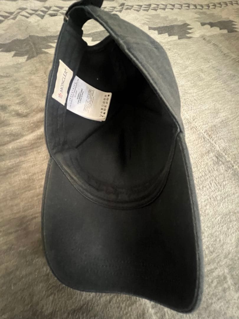 MONCLER ダークグレー キャップ