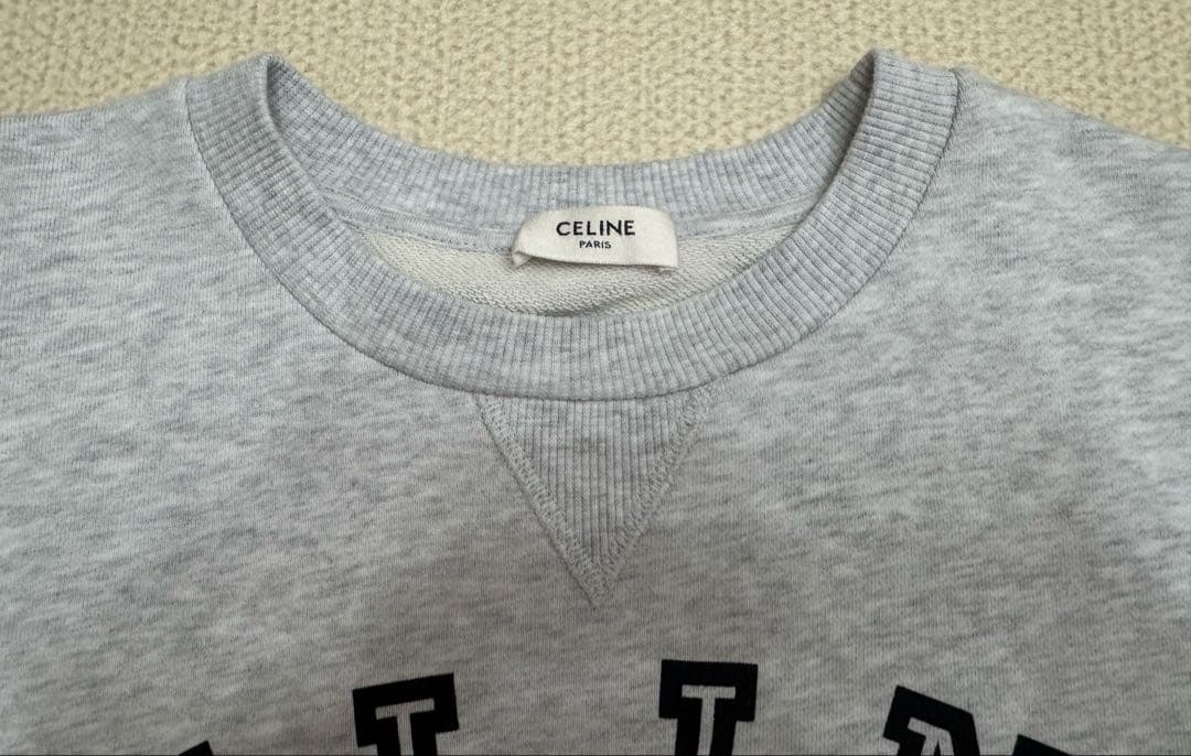 セリーヌ　クロップド丈　スウェットトレーナー