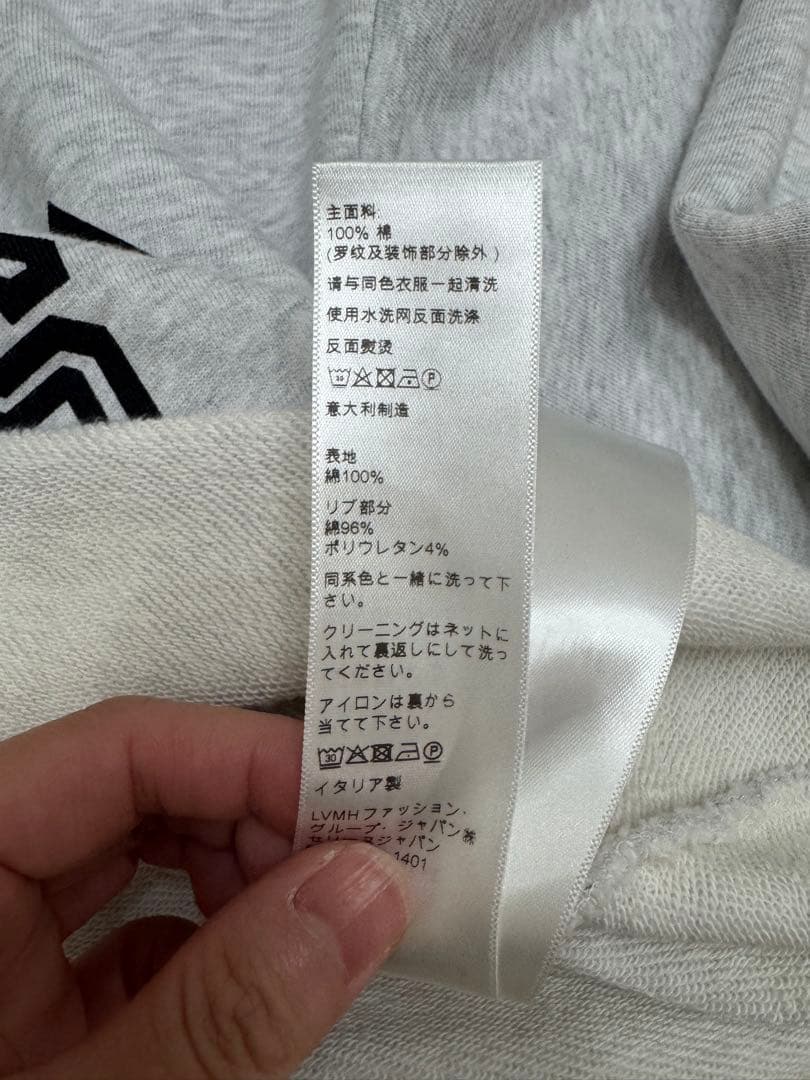 セリーヌ　クロップド丈　スウェットトレーナー