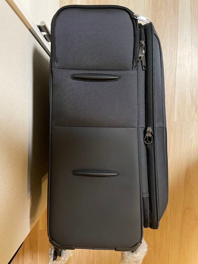 Samsoniteサムソナイト　ストラリウム スピナー エキスパンダブル　M