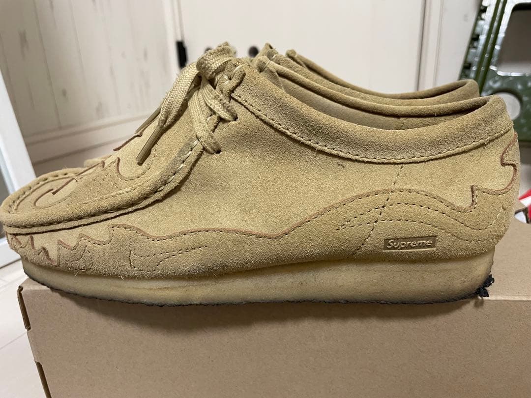 激レア！Supreme 23SS Clarks Wallabee \"Maple\"