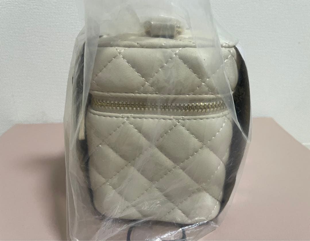【新品未使用】Darich キルティングスクエアミニバッグ ゴールドパーツ