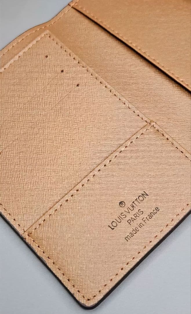 Louis Vuitton パスポートケース