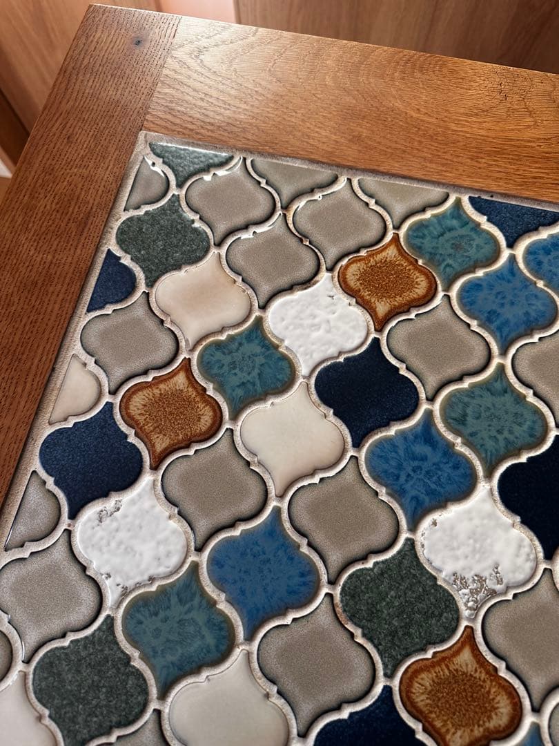 タイル模様 カフェ風テーブル