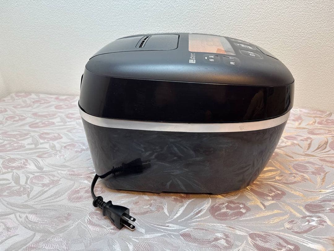 CQ318-タイガー TIGER 圧力IH 炊飯器 JPC-G100 ホワイト