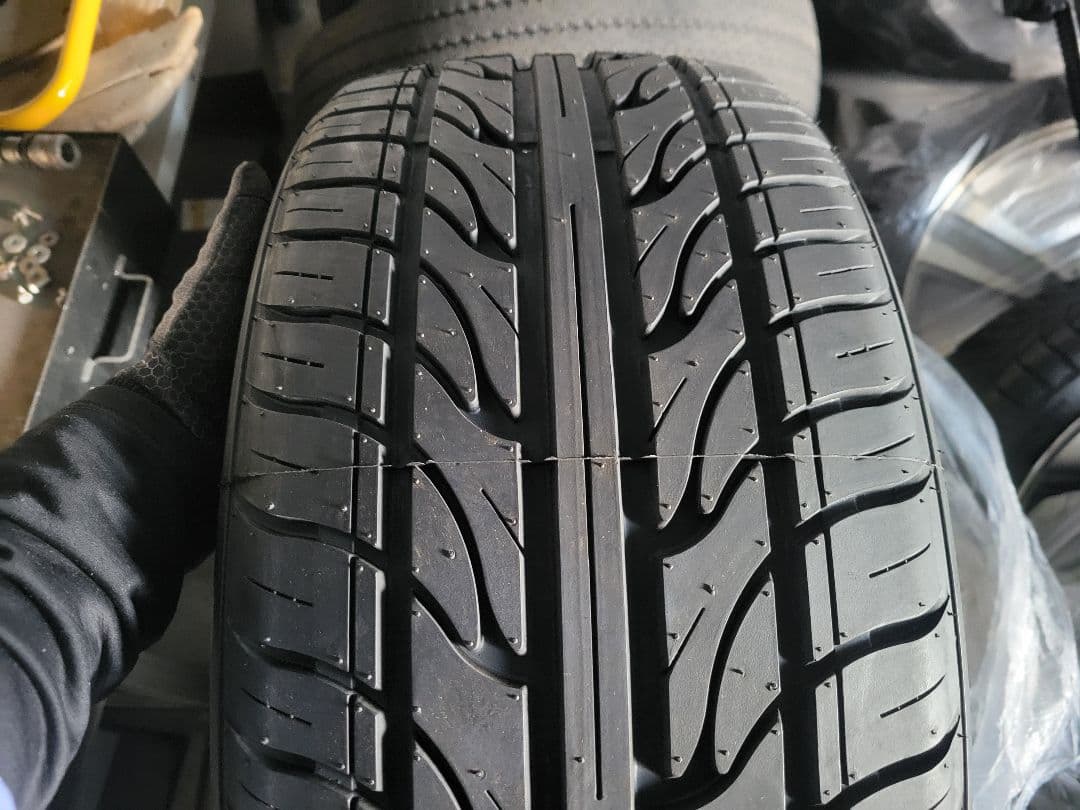 、*様 あと3時間。18インチcleave racingFL53 ほぼ未使用タイ