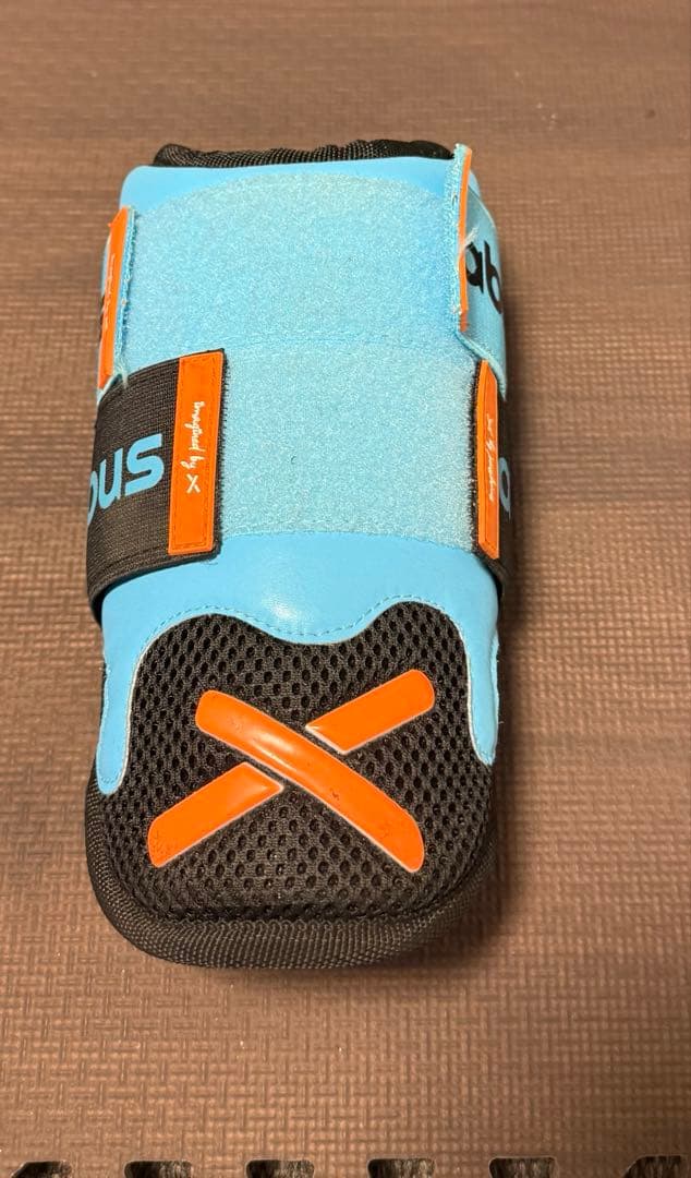 わ*き様 Absolutely Ridiculous エルボーガード　フットガー