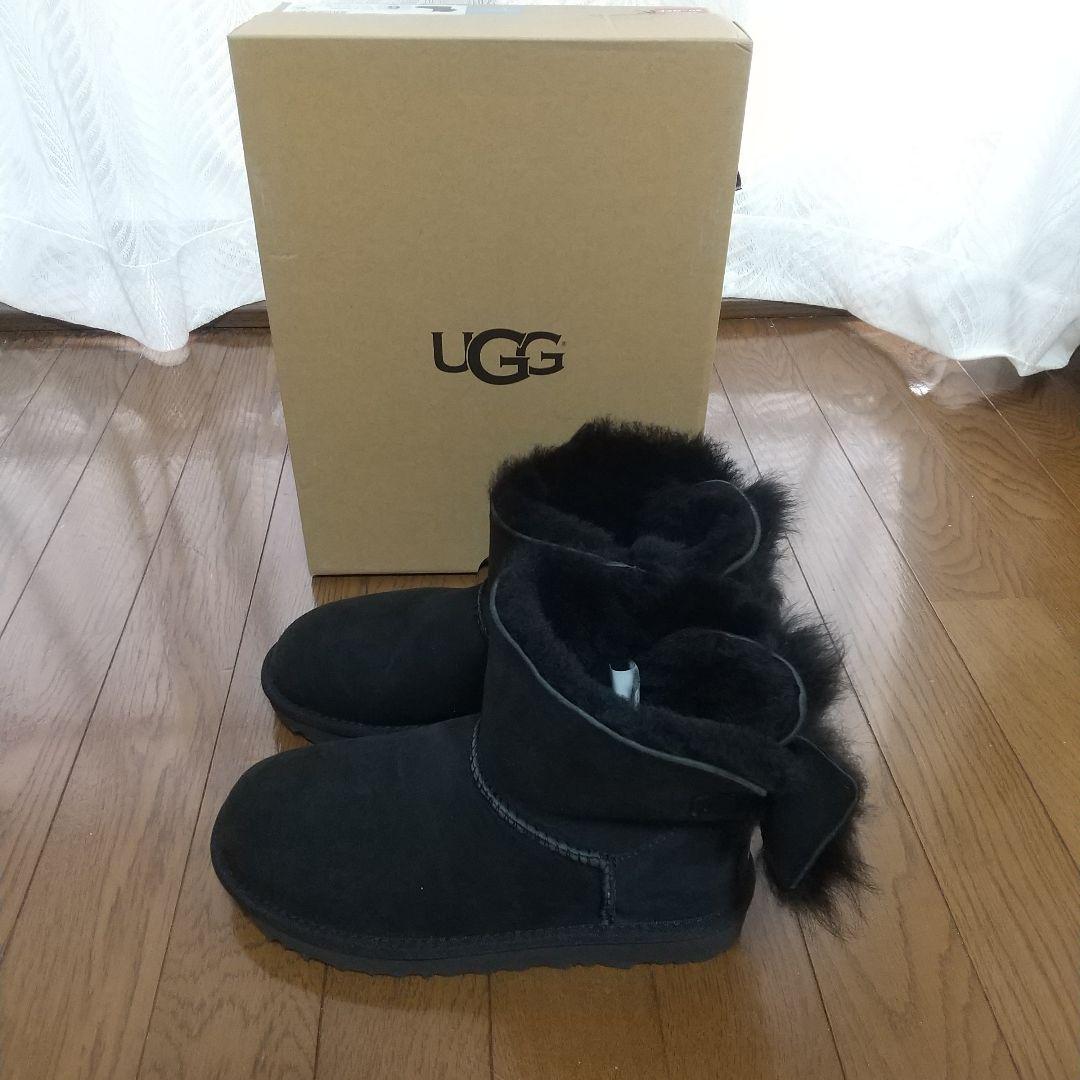 新品未使用 ugg ブーツ　リボン　ブラック