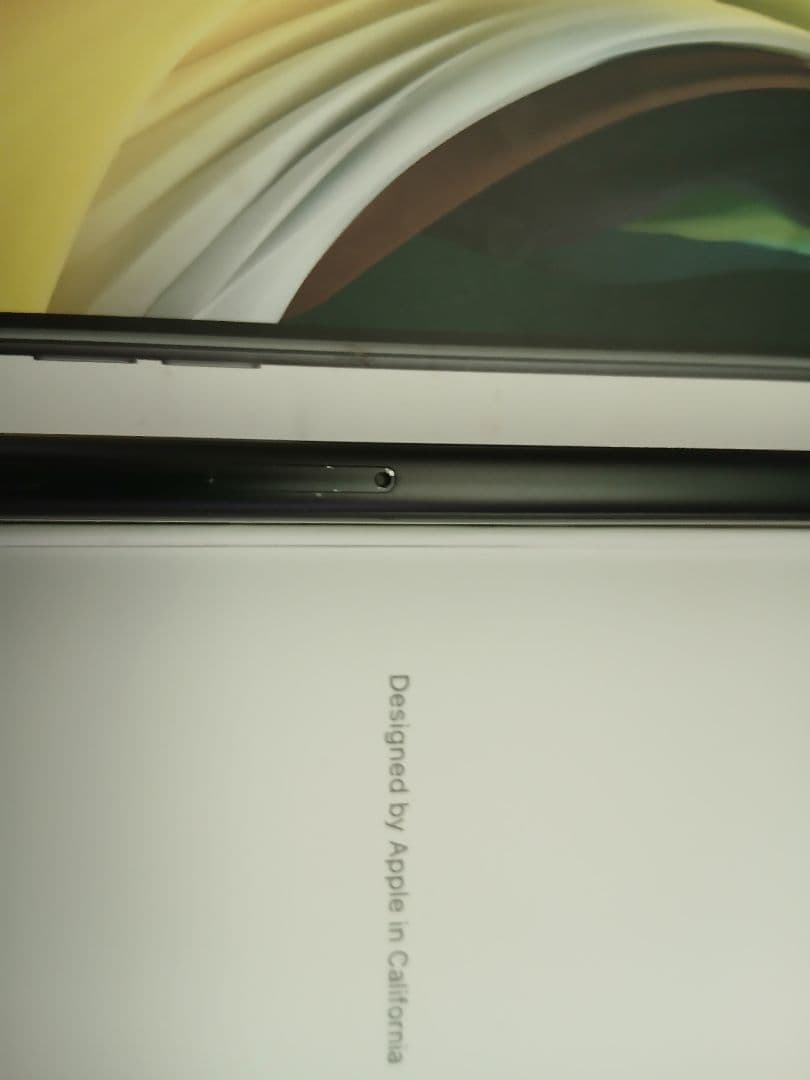 iPhone se 第2世代 64GB ブラック　(未使用イヤホン付)