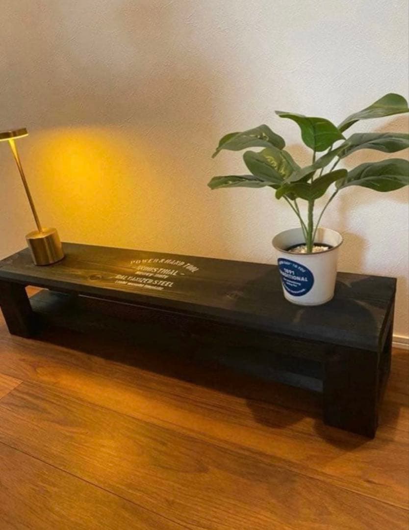 テレビ台　チェアー