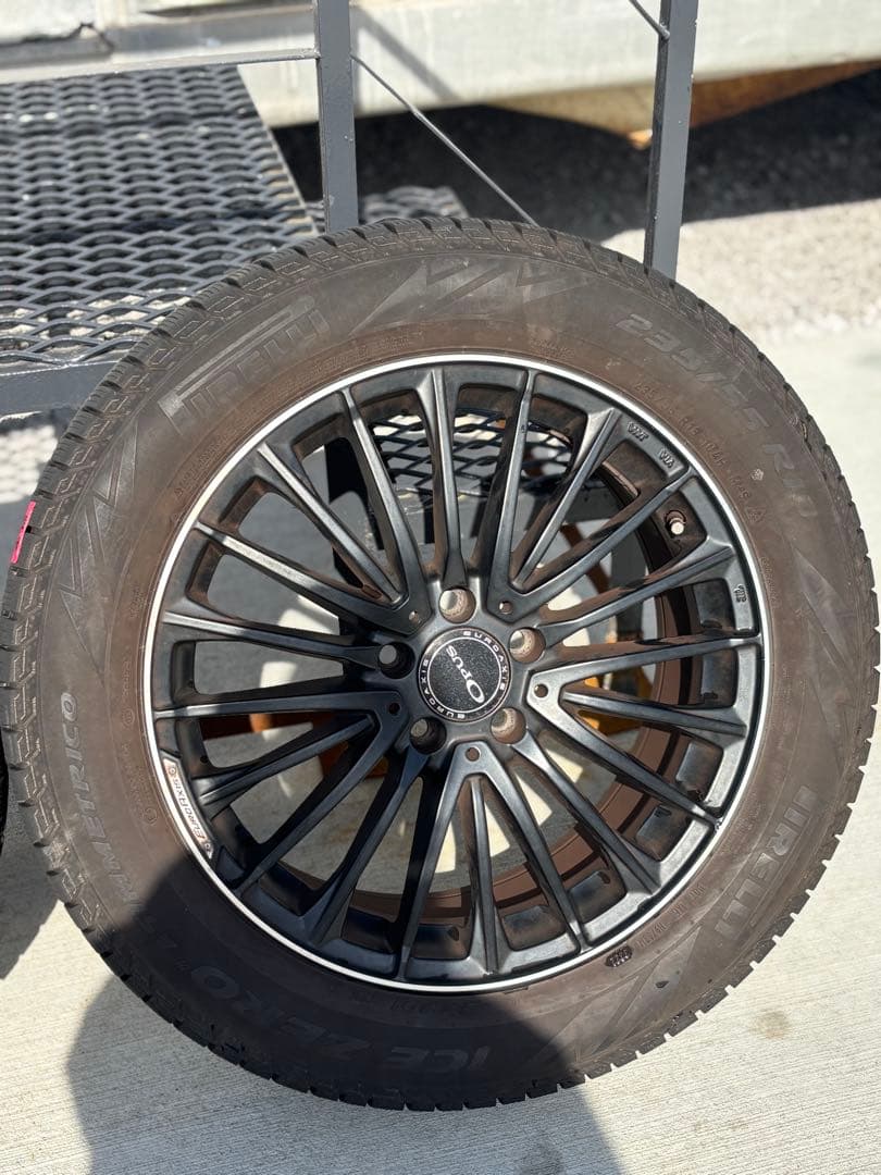 Benz GLB装着　Pirelli 18インチ タイヤ・ホイール4本セット