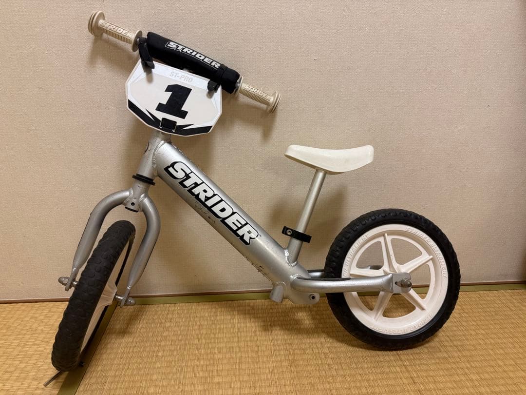 ストライダー 12Pro キッズ用ランニングバイク STRIDER PRO