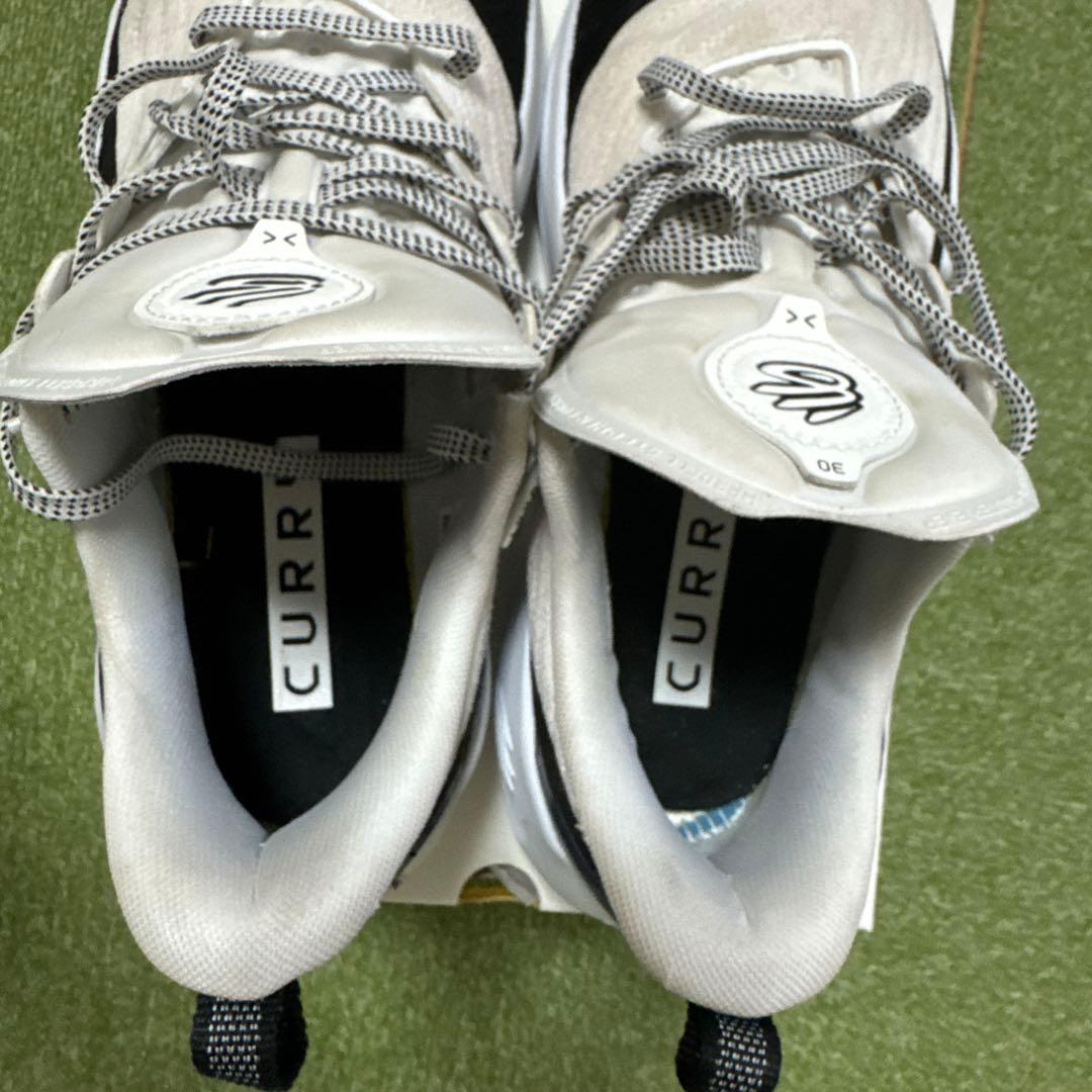 Curry 12 PSCS 27.5cm ホワイト/ブラック