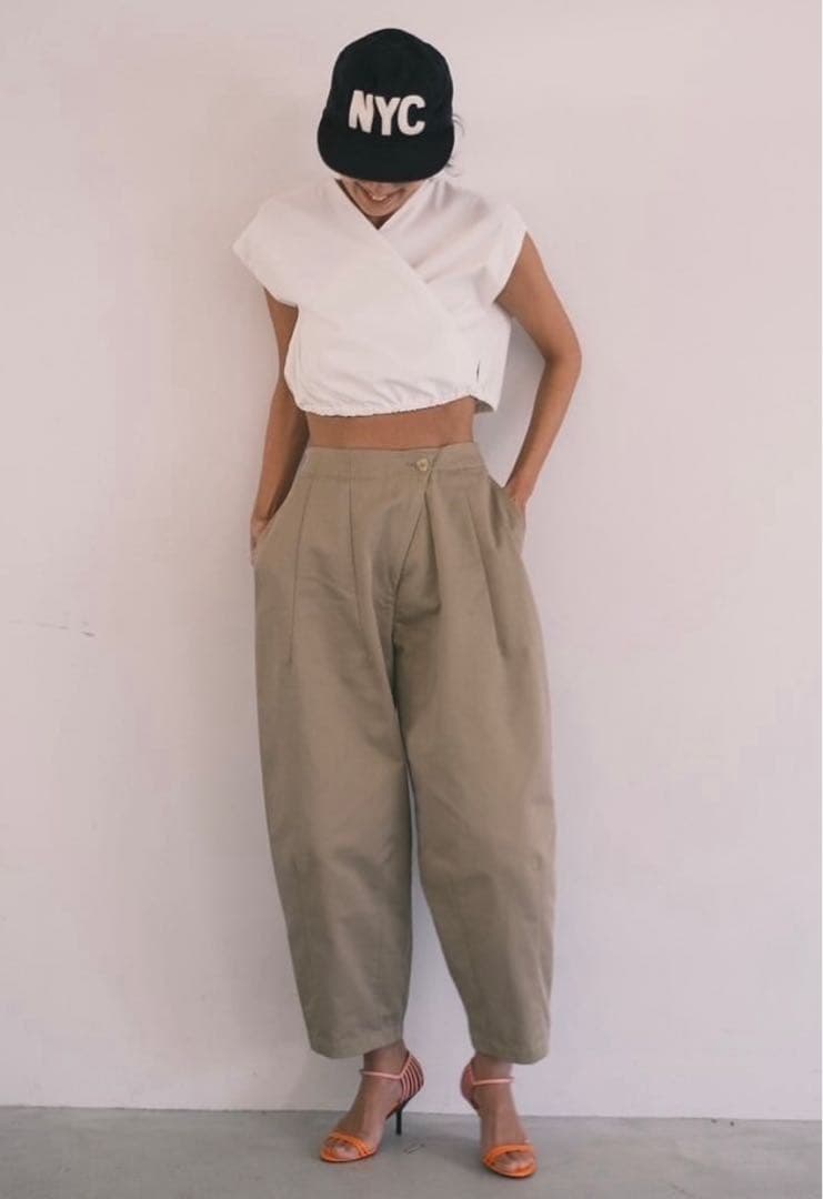 nala コクーンチノパンツ