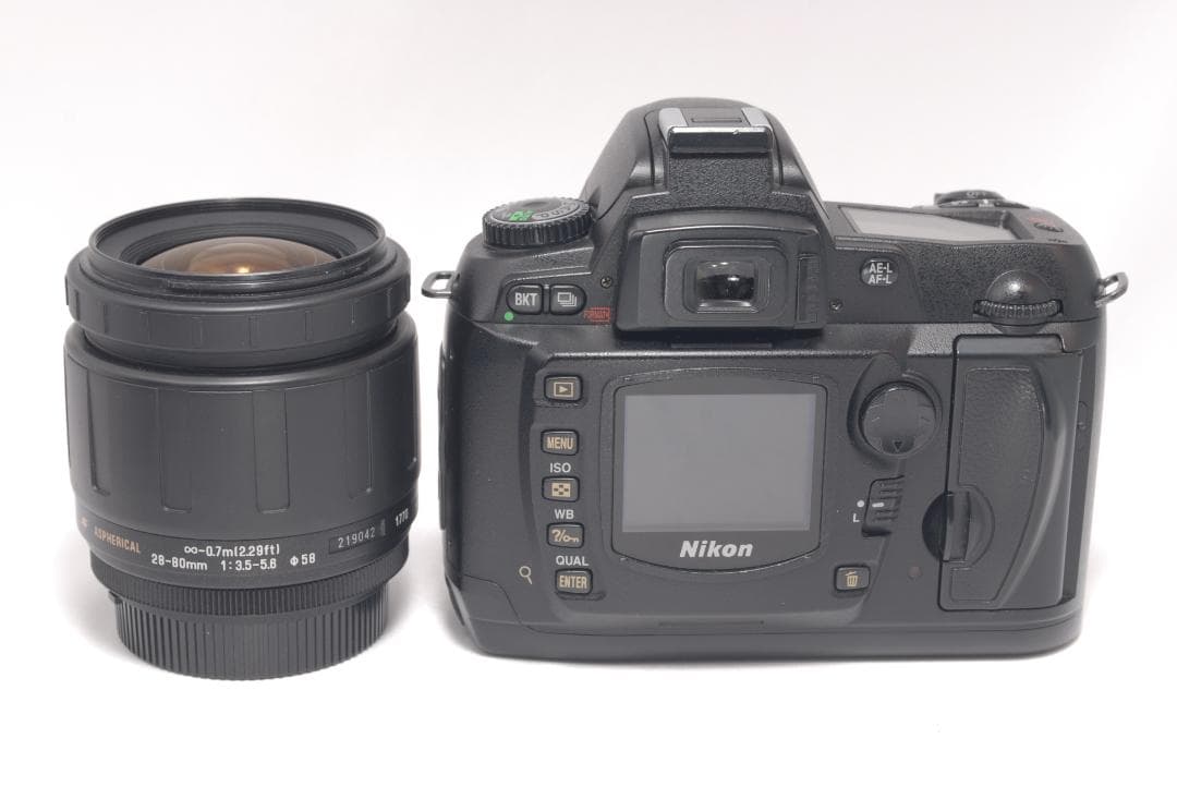 ⭐️高速シャッター⭐️Nikon D70　ニコン　デジタル一眼レフ　カメラ