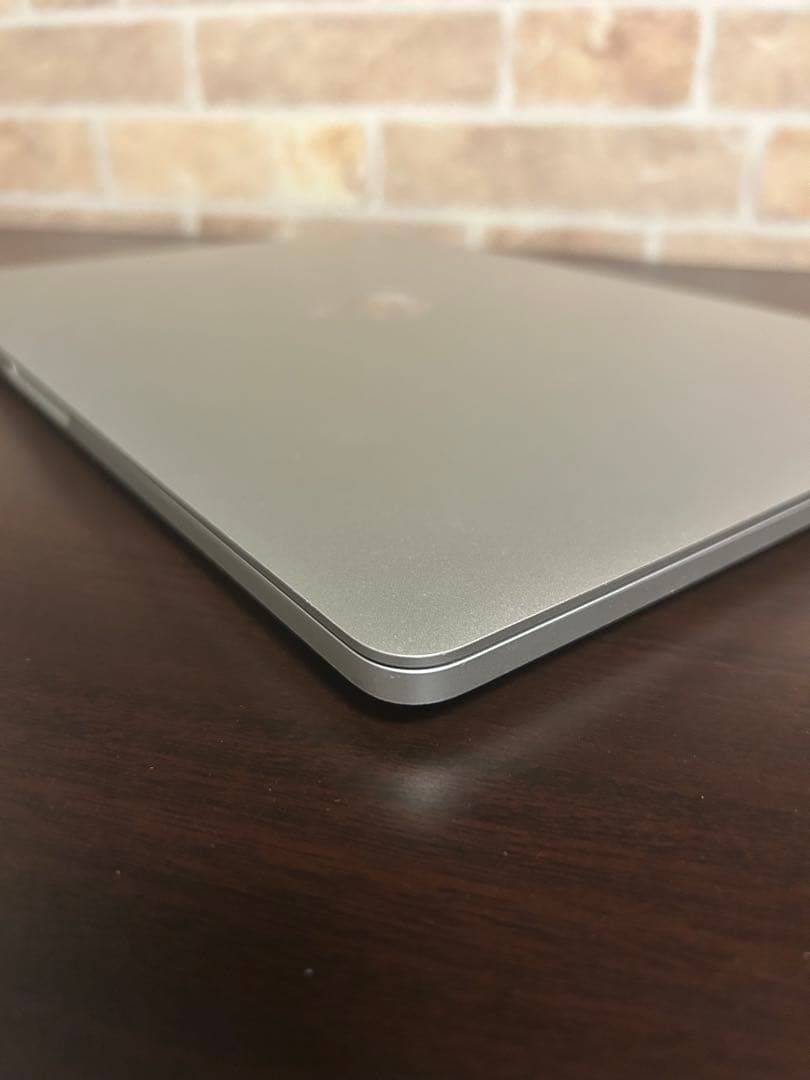Apple MacBook Pro 13インチ M2 8GB 本体のみ　元箱無し