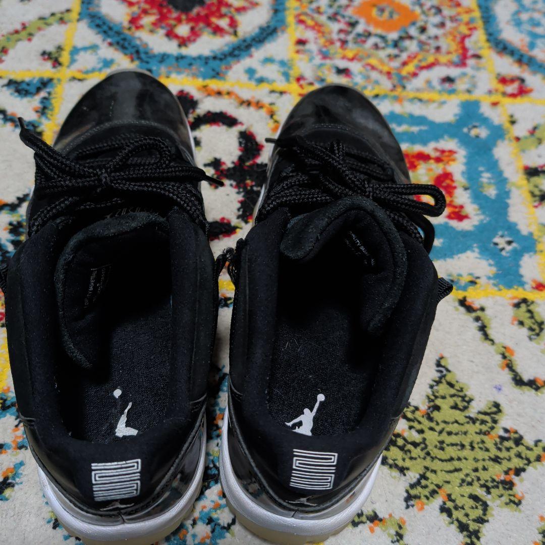 エアジョーダン11バロンズ　ブラック/グレー