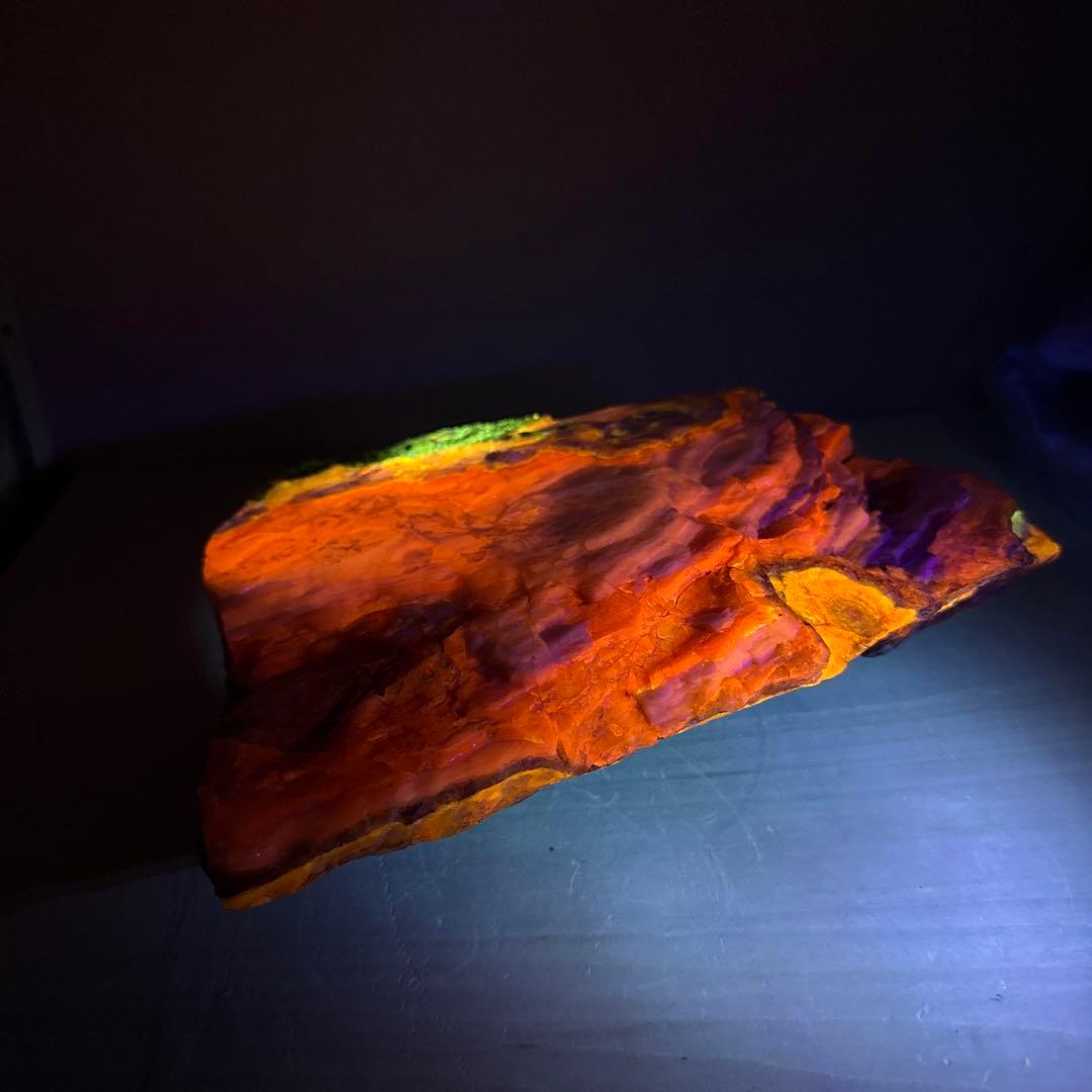 北海道石　然別オパール　蛍光オパール約2700ｇ