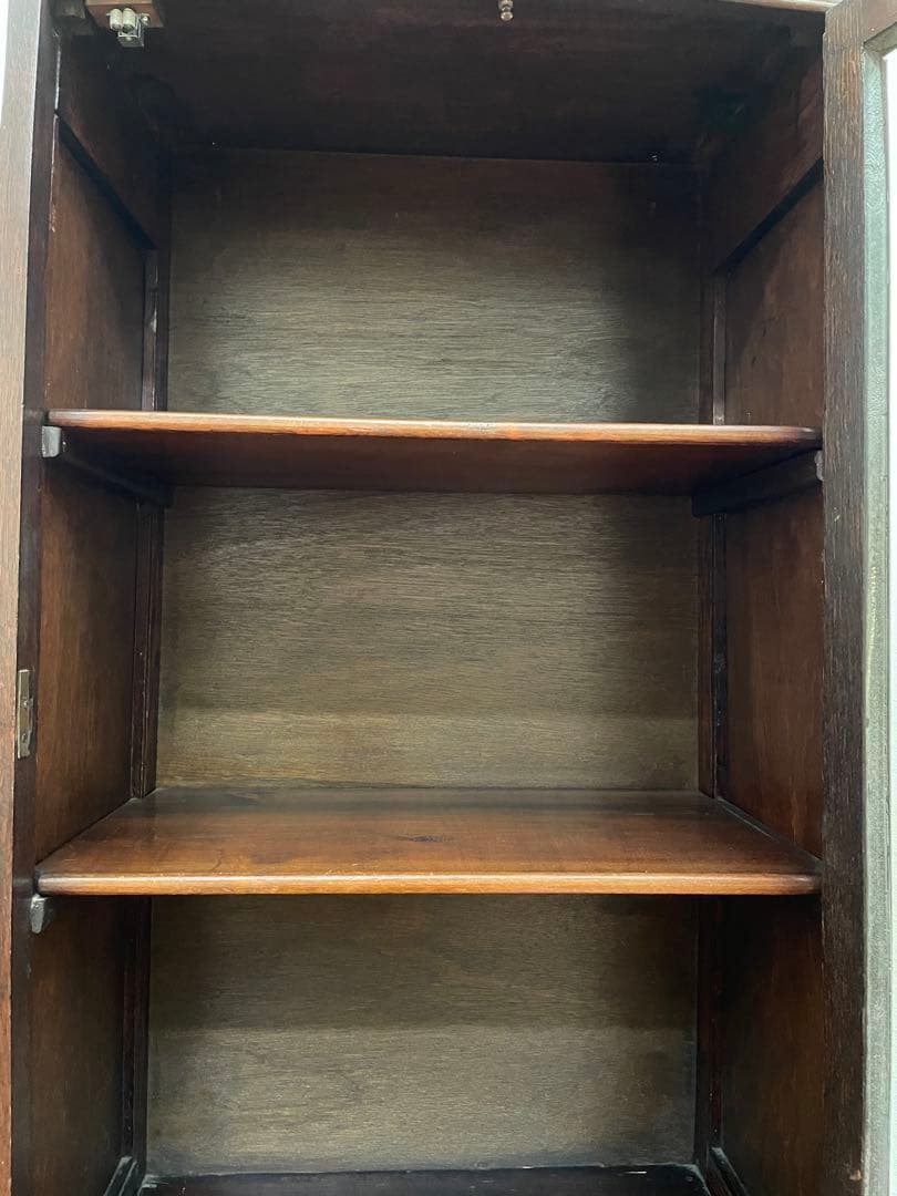 イギリスアンティーク家具　 ガラスキャビネット