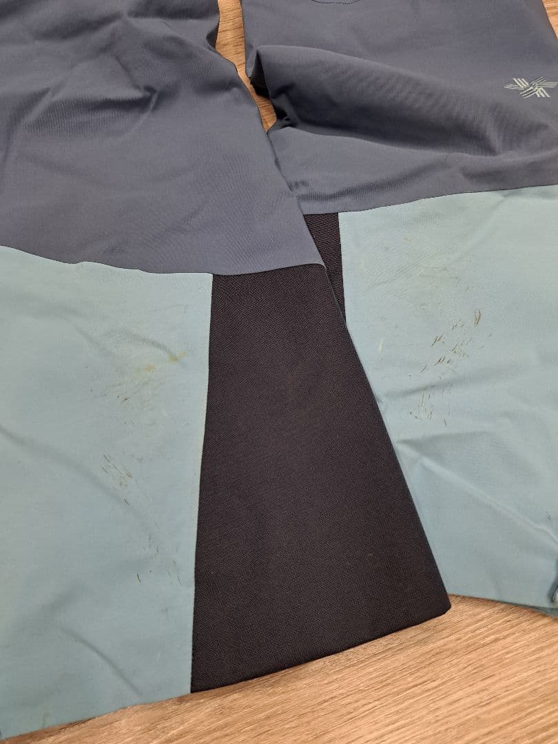 スキーウェア　GOLDWIN　レディース2024-2025モデル　(ジュニア可)