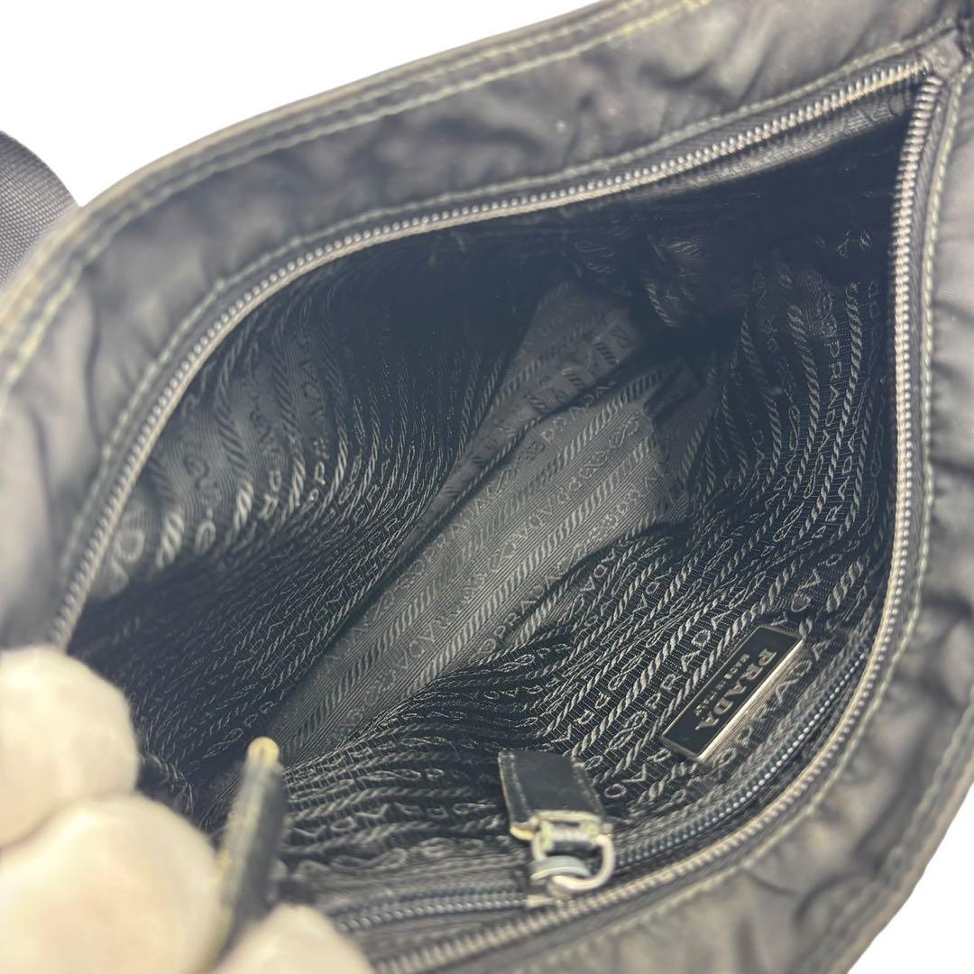 【極美品】PRADA プラダ ナイロン ショルダーバッグ ブラック ロゴプレート