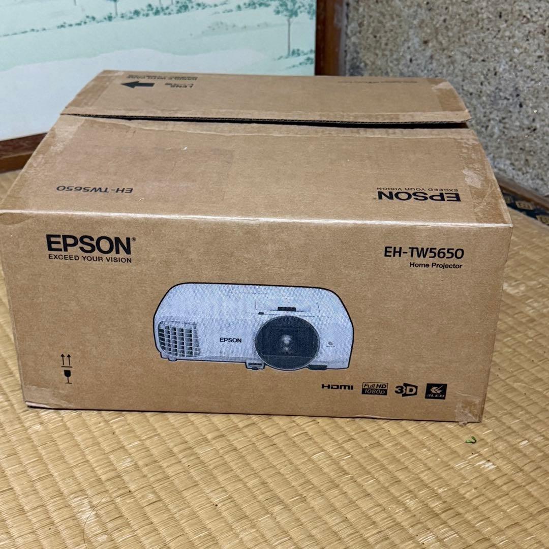 美品　Epson EH-TW5650 プロジェクター本体【ランプ点灯時間93H】