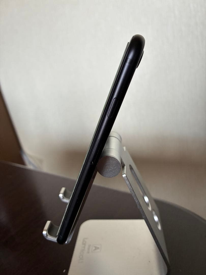 Apple iPhone SE 第二世代 ブラック 64GB