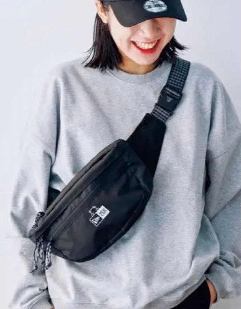 ボディバッグ（NEW ERA × familiar）