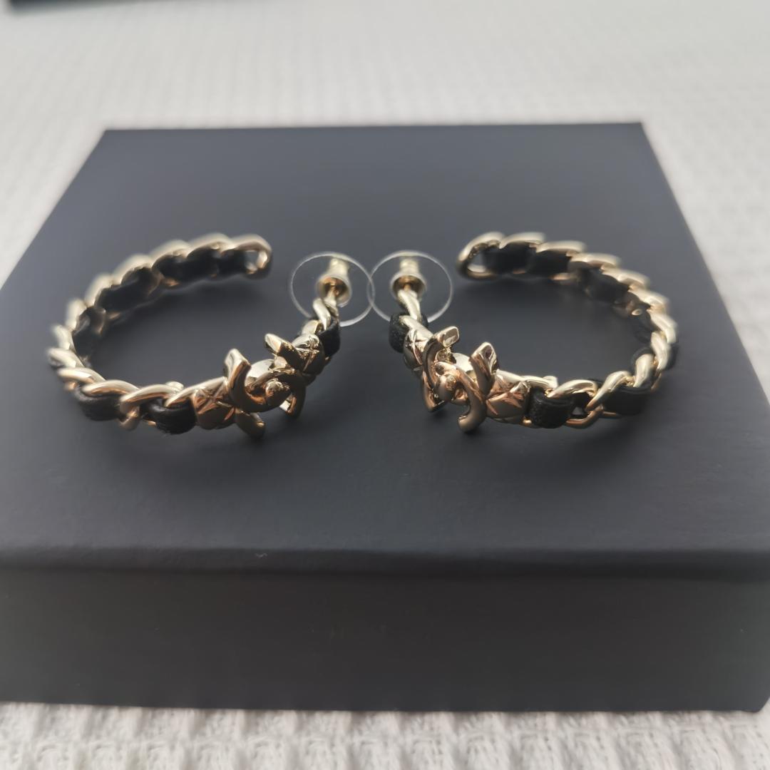 CHANEL フープ メタル カーフスキン ピアス AB658