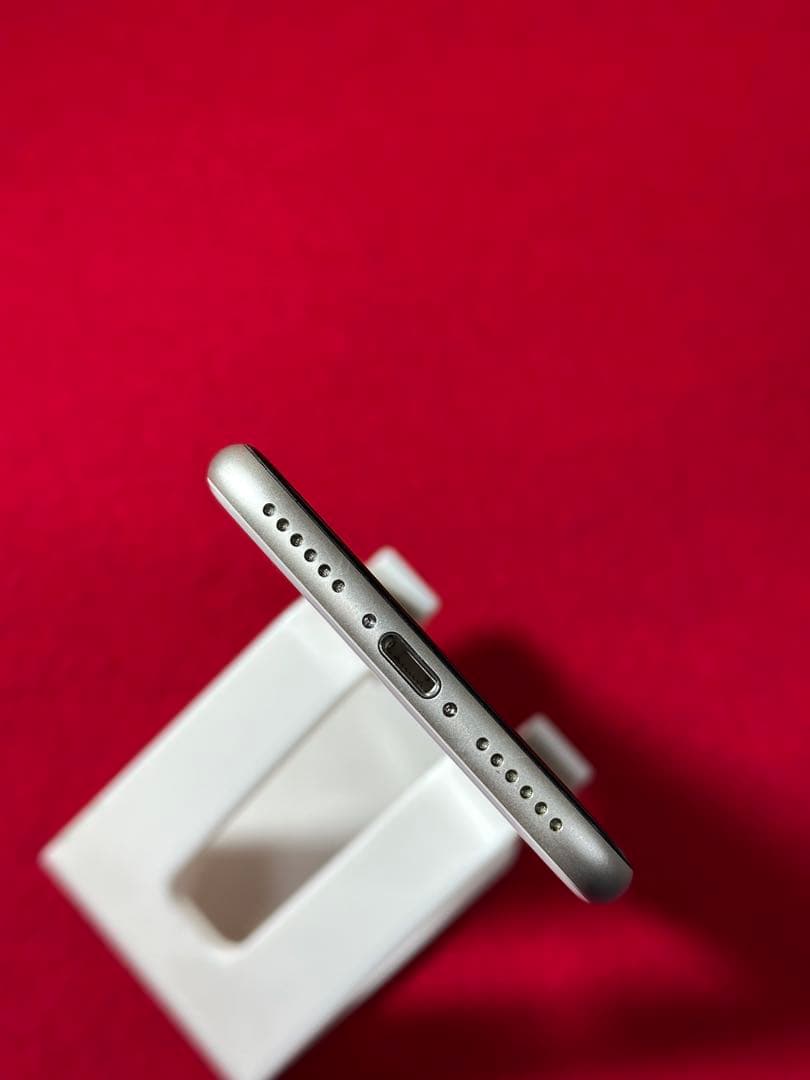 【2991】iPhone SE3第3世代スターライト 64GB simフリー