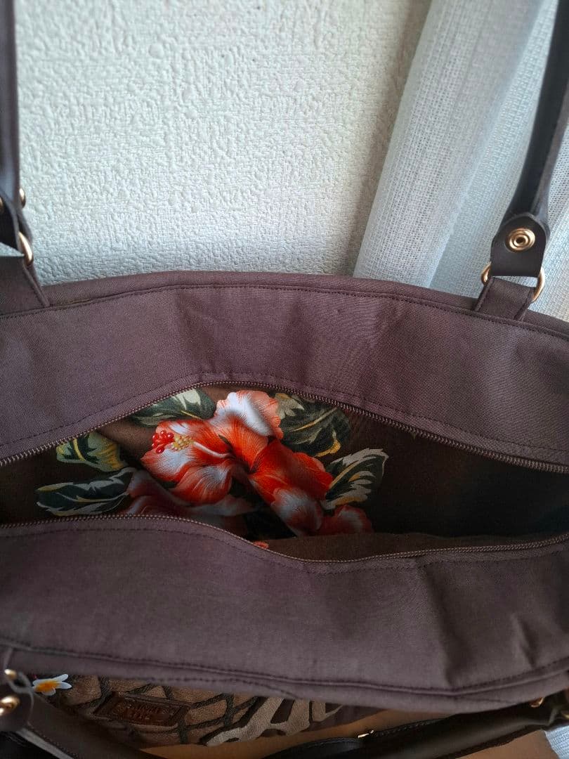 ハワイアンキルト　バッグ　2WAY 大きめ　ファスナー付　革タグチャーム付