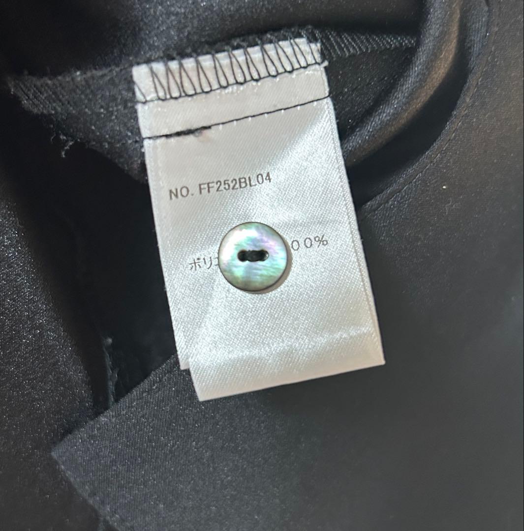 foufou ラウンドバイカラートロブラウス