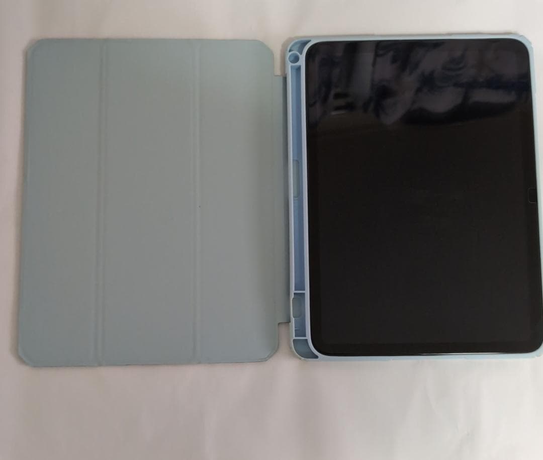 Apple iPad 第10世代 WiFiモデル 64GB　ブルー