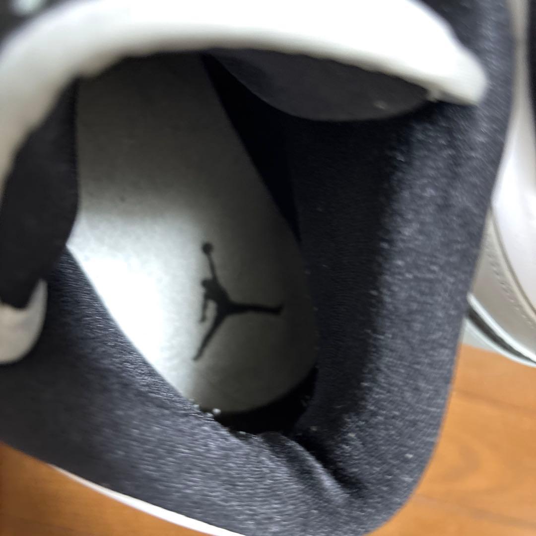 NIKE エアージョーダン1 MD グレー／フォントダスト/ホワイト/ブラック