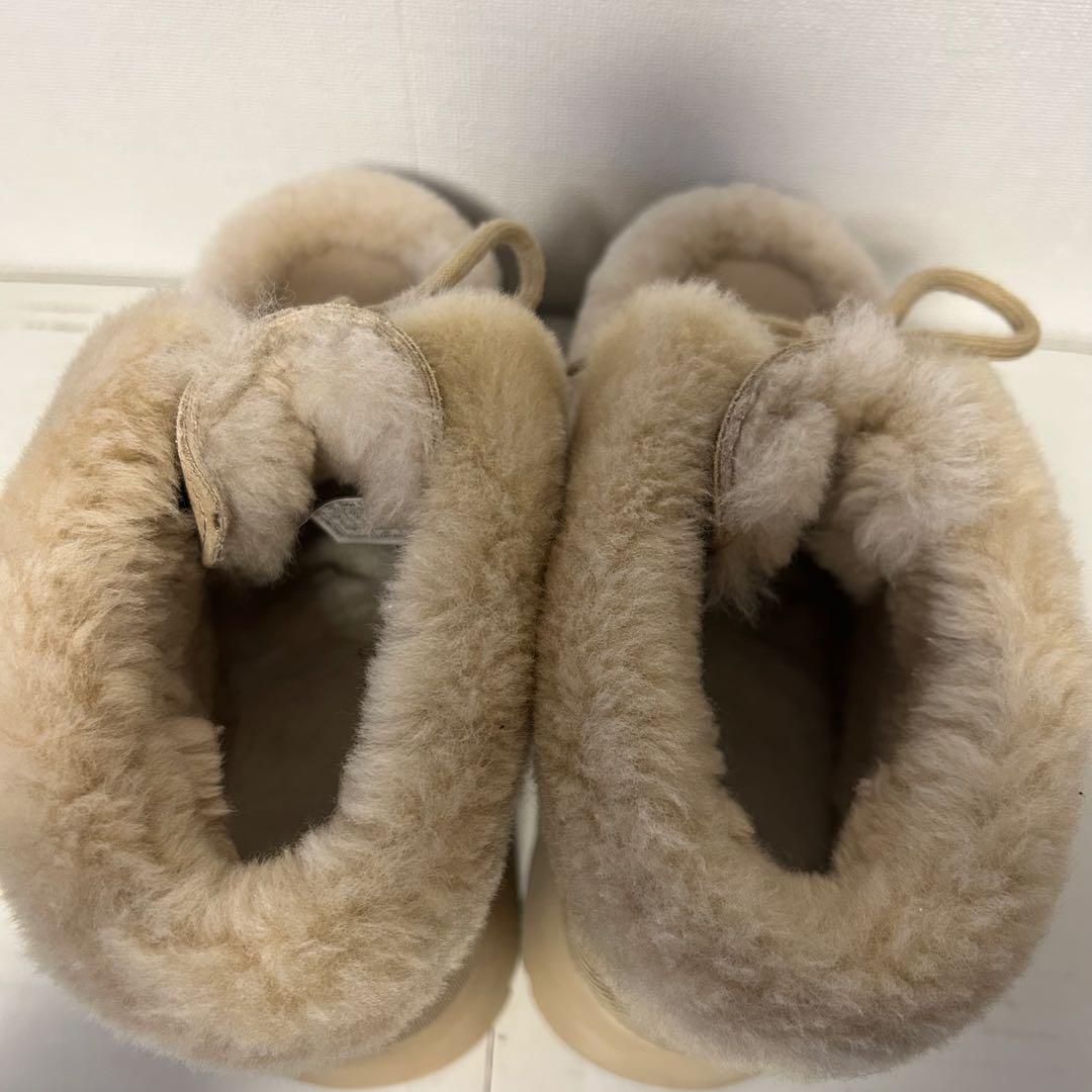 UGGアグ　ESMEE LACEUPムートンブーツ厚底ブーツ