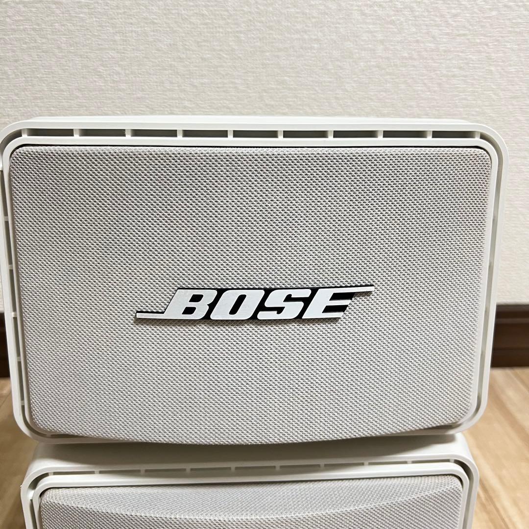 コロ助　BOSE ボーズ 111ADW ペアスピーカー 白 純正吊り金具付