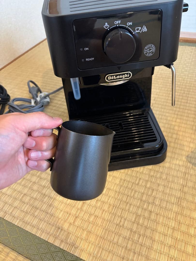 DeLonghi エスプレッソマシン コーヒーグラインダセット　ラテアート